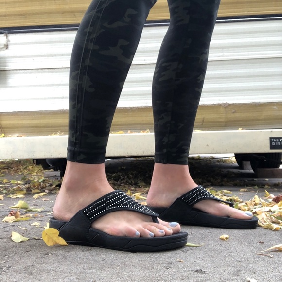 Rhinestone Platform Flipflops - Picture 6 of 7